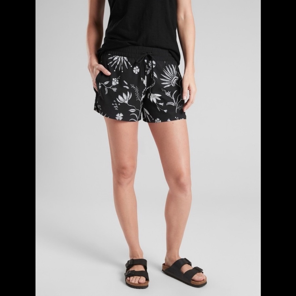 Athleta Baja Printed Shorts Black Wildflower Drawstring Unlined 2